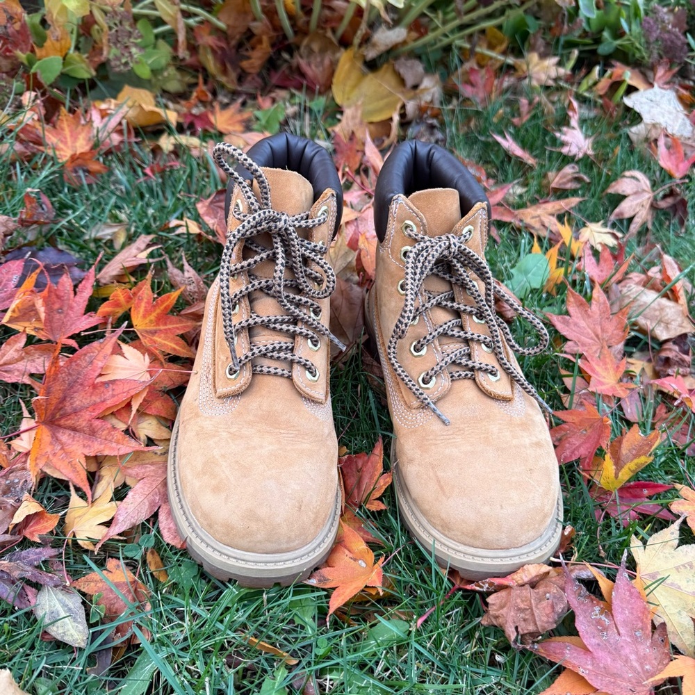 Timberland Classic Leather Boots Tan – Youth Size 3M (Big Boy) - Picture 3 of 6
